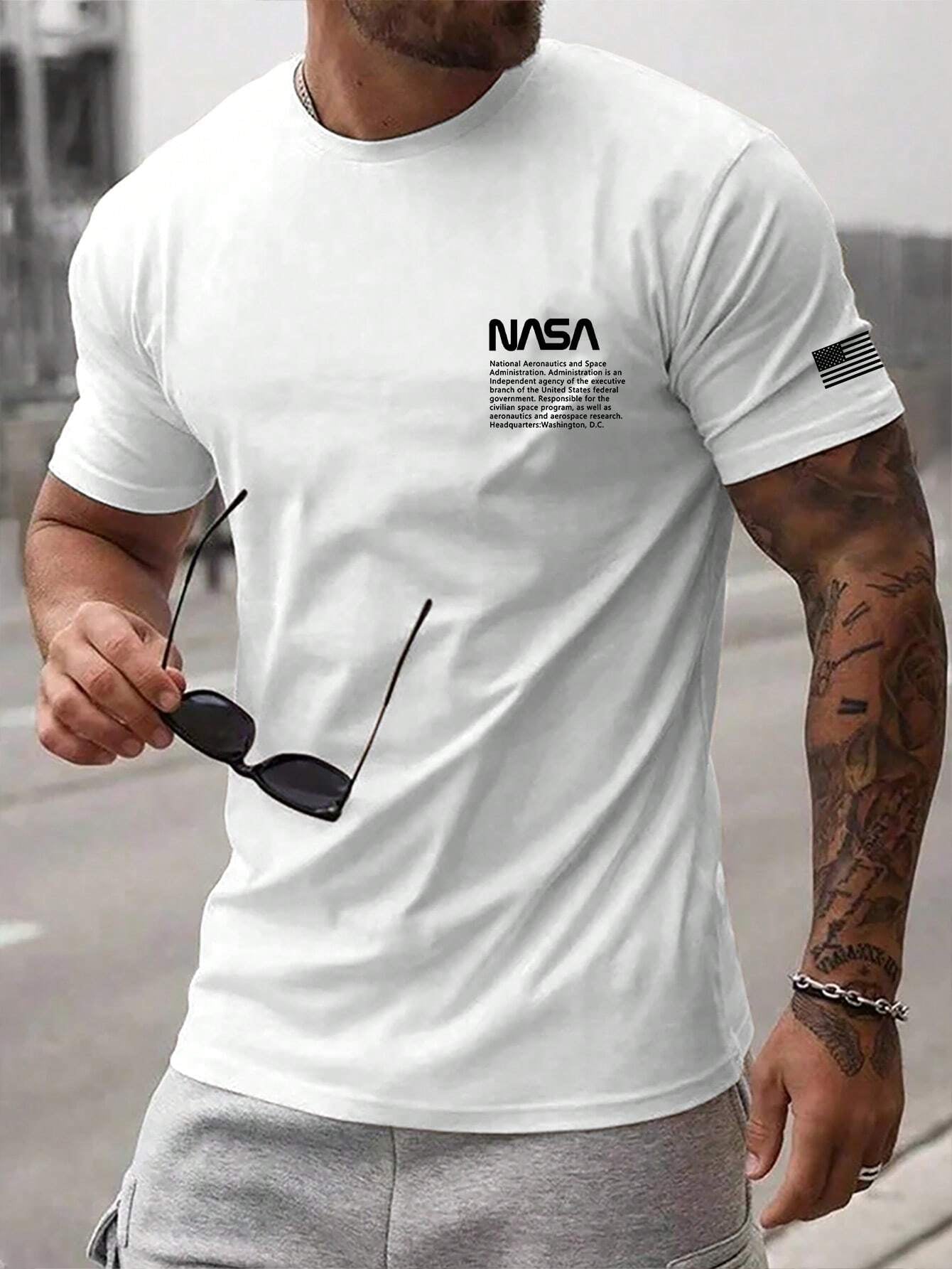 Manfinity Homme Men'S round Neck T-Shirt with Slogan Print